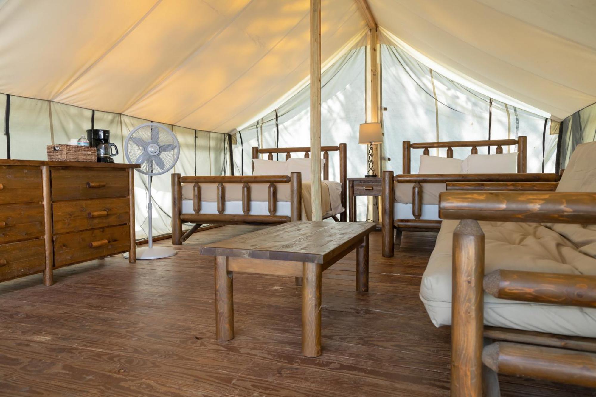 Вилла Jellystone Park Chincoteague Island Номер фото
